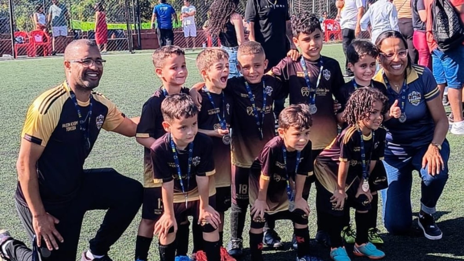 Escola de Futebol Falcon Academy